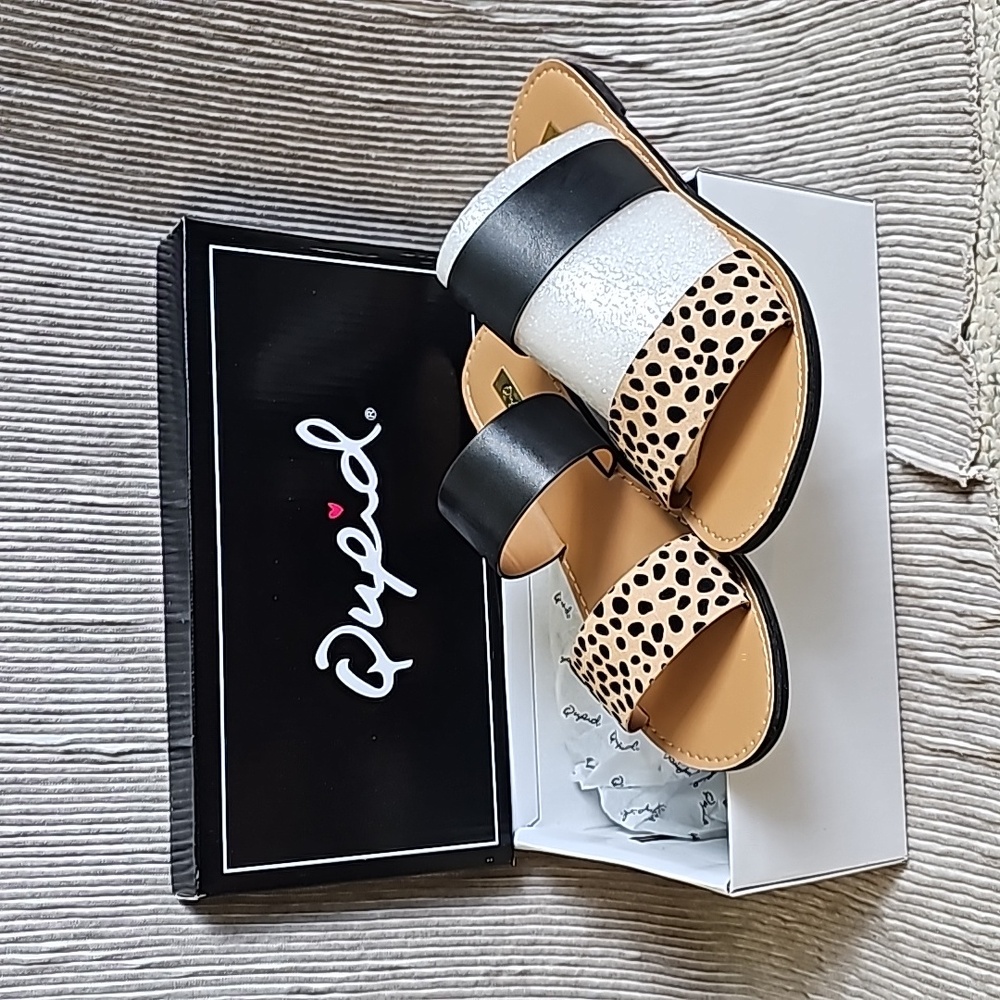 Qupid Women's Slide sandals,  size 8 new without box